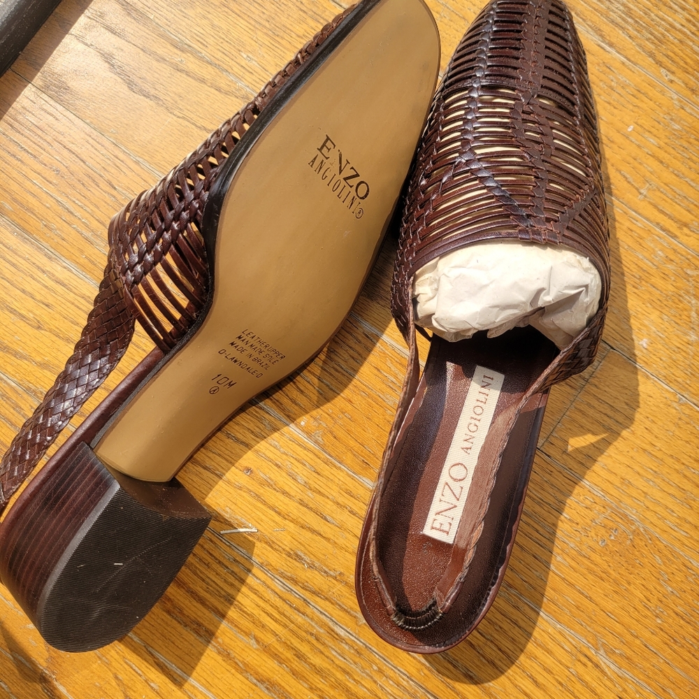 Enzo brown size 10 slingback